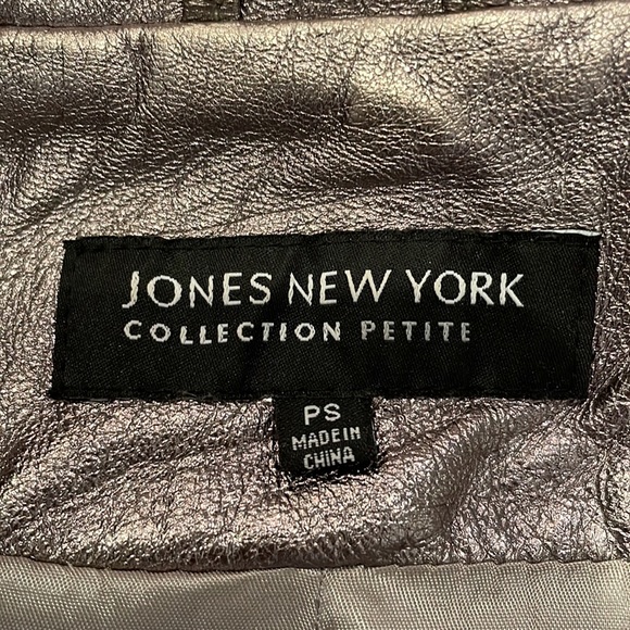 SILVER LEATHER JACKET,Jones New York, PS - Picture 9 of 10